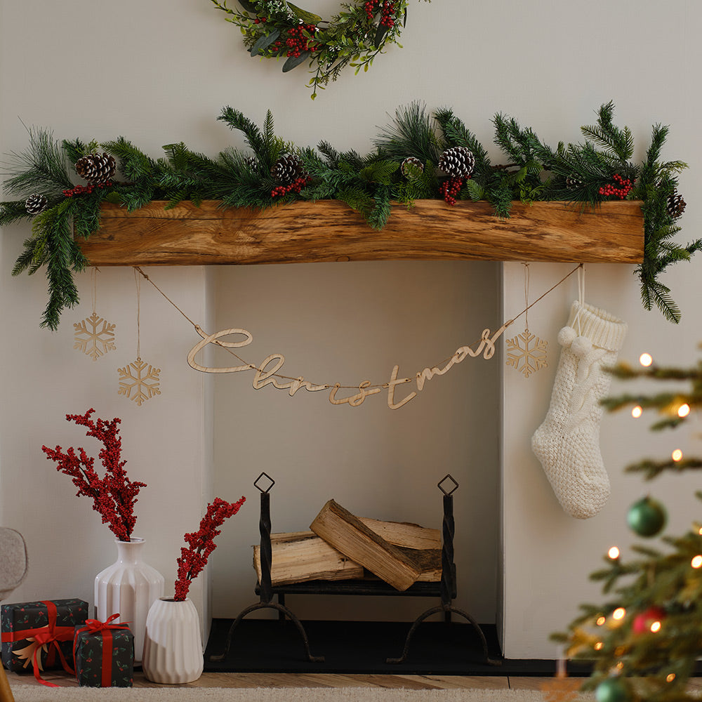 Foliage and Berries Christmas Garland