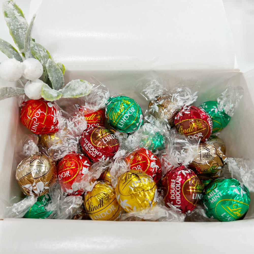 Christmas Lindt Chocolate Gift Box - 40 Truffles
