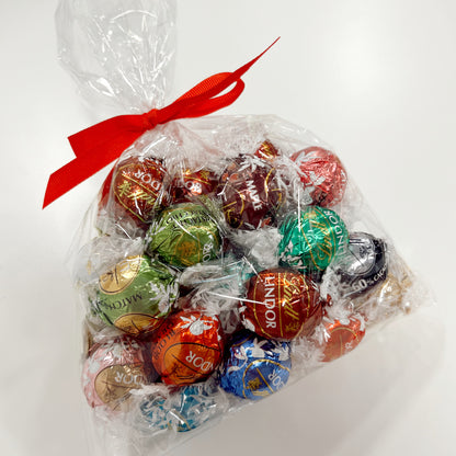Lindt Lindor 30 Flavours Chocolate Gift Bag