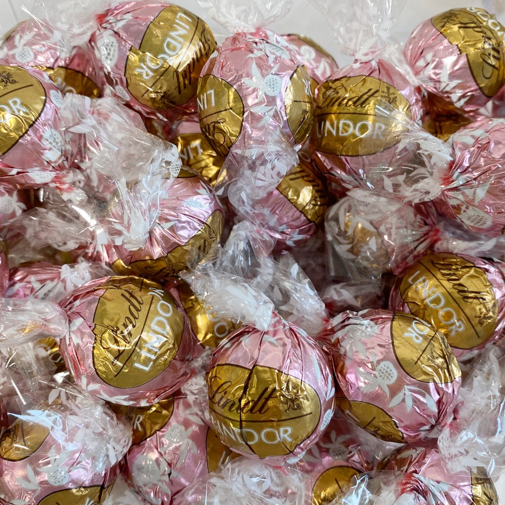 Lindt Lindor US Neapolitan Strawberry & Vanilla White Chocolate