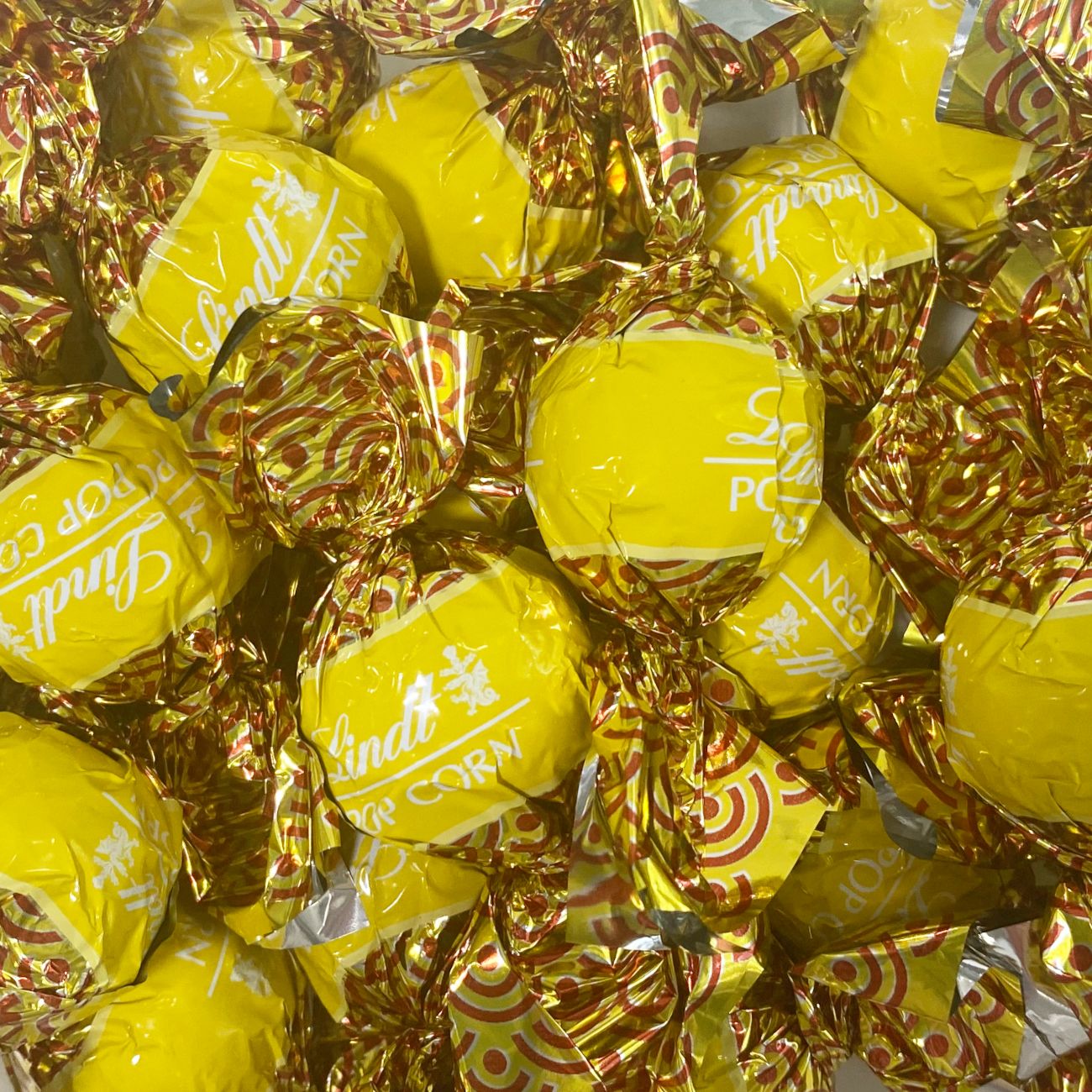 Lindt Roulette Popcorn Milk Chocolate