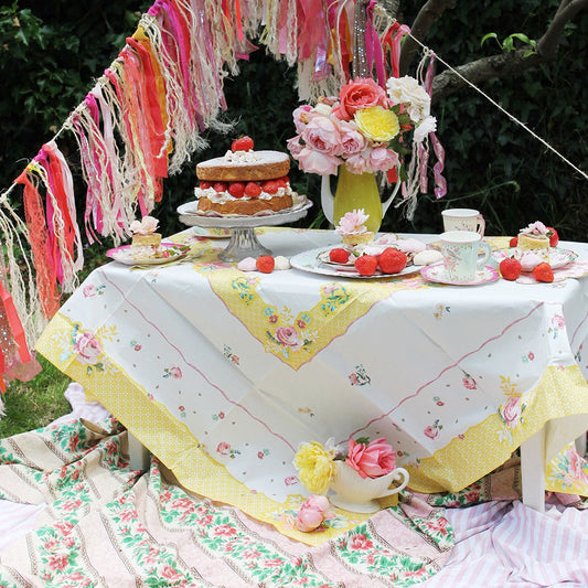 Truly Scrumptious Table Cover